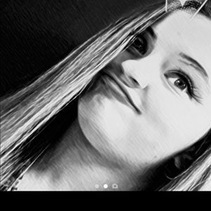 Meet your Posher, Kira